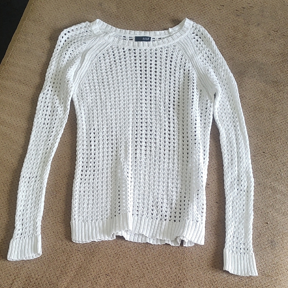 Elegant Women's White Knit Sweater